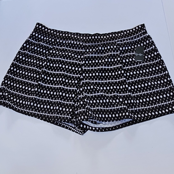 Jessica Simpson Pleated Front Shorts Skort Pull On 2X Black & White (Plus Size) - Picture 2 of 10